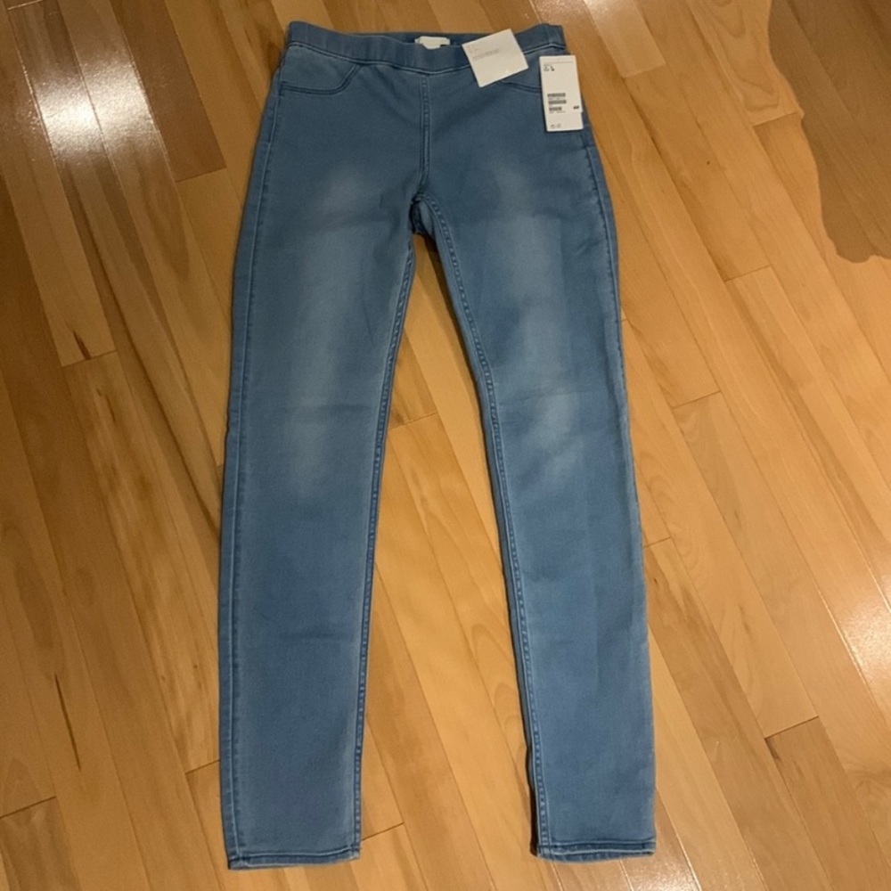 NWT H&M Blue Skinny Pull On Jeans - size 8
